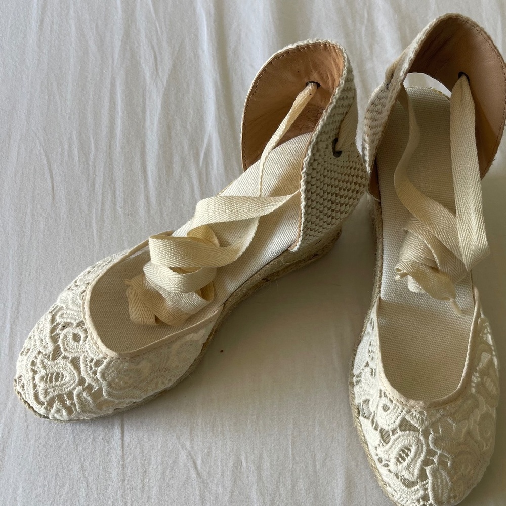 Soludos white ivory lace crochet espadrille wedges Size 9